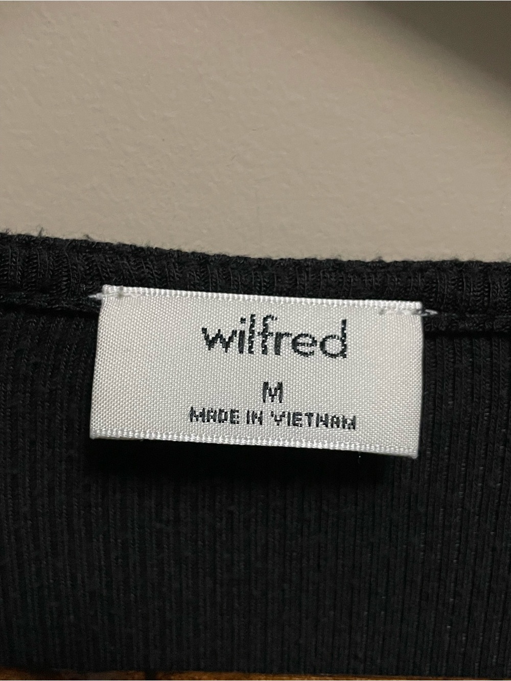 Wilfred Aritzia Black Cross Front Long Sleeve Deep V-Neck Shirt Women’s Medium - Picture 6 of 10